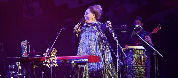 Известные грузинские музыканты и исполнители приняли участие в благотворительном концерте в Тбилиси Известные грузинские музыканты и исполнители приняли участие в благотворительном концерте в Тбилиси - Sputnik Грузия