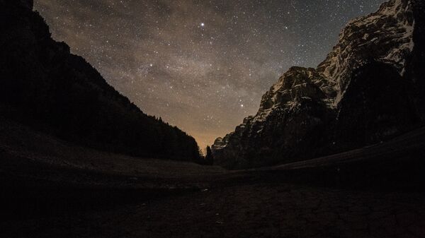Красивый ночной пейзаж ,ночное небо, млечный путь - Sputnik Грузия