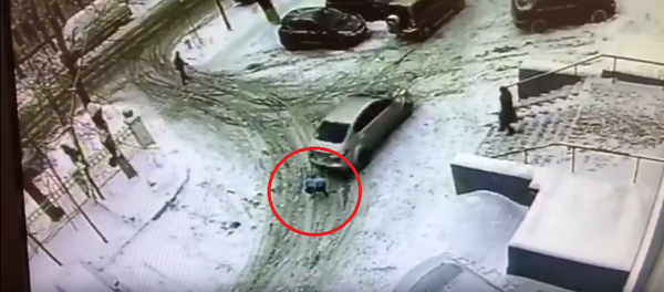 ვიდეოკლუბი: ბავშვი საბურავების ქვეშ - Sputnik საქართველო