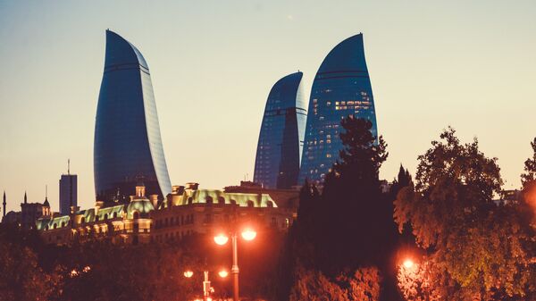 Пламенные башни и вечерние огни Баку - Sputnik Грузия