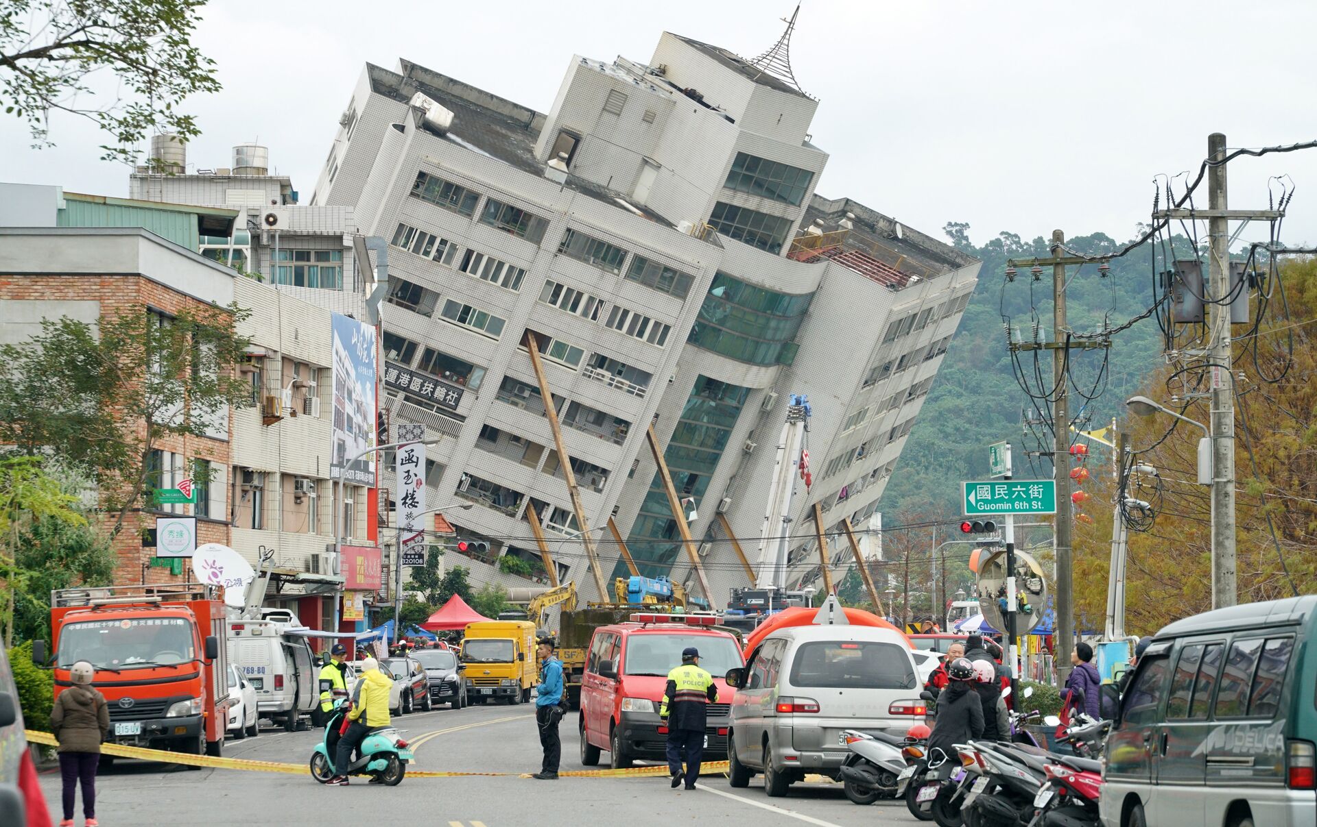 Тайвань после землетрясения. Землетрясение Хуалянь. Гостиница Маршал Тайвань землетрясение. Тайвань землетрясение 2018. Землетрясение на Тайване 1999.