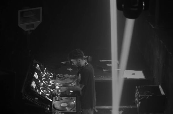 Куда пойти в Тбилиси: увидеть шедевры Климта, порисовать вином и послушать Паяцев - Sputnik Грузия