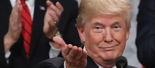 Президент США Дональд Трамп во время обращения Конгрессу - Sputnik Грузия