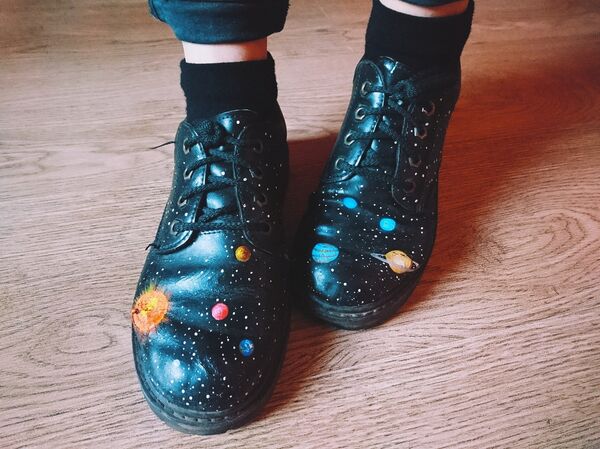 მოხატული ფეხსაცმელი მოხატული ფეხსაცმელი - Sputnik საქართველო