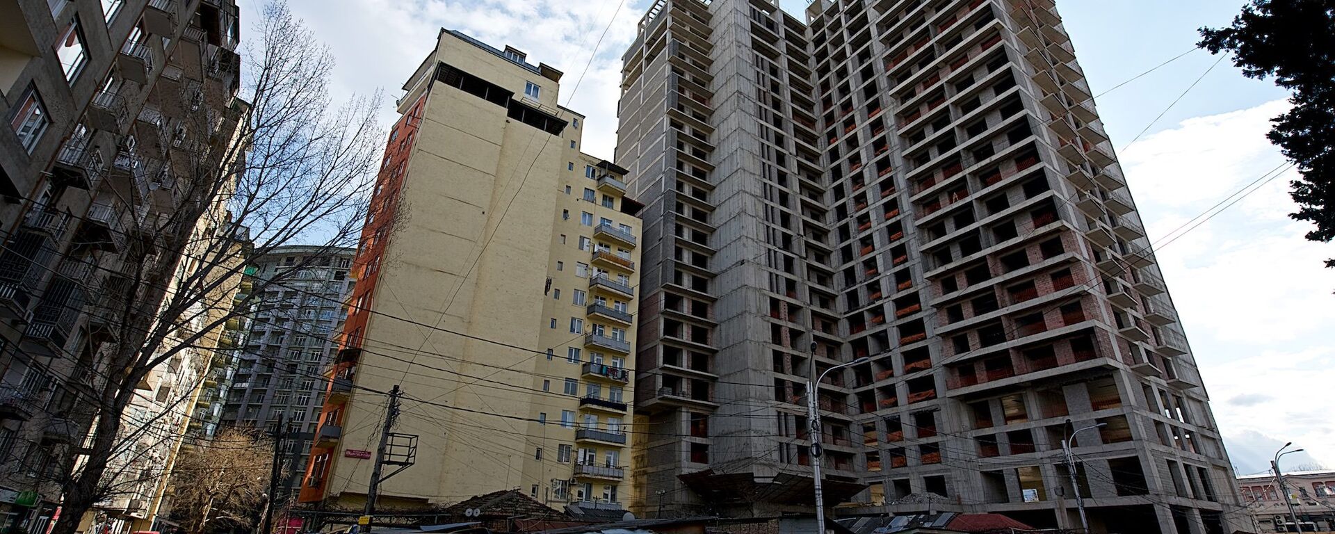 Строительство нового жилого дома в районе Сабуртало в столице Грузии - Sputnik Грузия, 1920, 13.08.2020