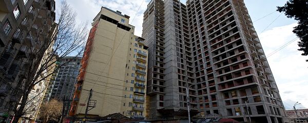 Строительство нового жилого дома в районе Сабуртало в столице Грузии - Sputnik Грузия