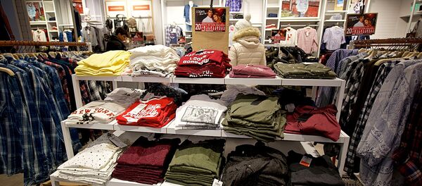 ტანსაცმლის თაროები ერთ-ერთ სავაჭრო ცენტრში - Sputnik საქართველო