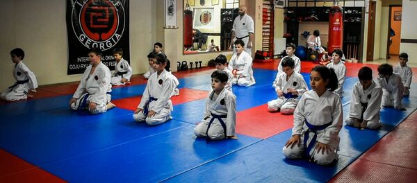 Sputnik-საქართველოს გადამღები ჯგუფი ოსტატი ლევან როგავას კარატის სკოლას ესტუმრა Sputnik-საქართველოს გადამღები ჯგუფი ოსტატი ლევან როგავას კარატის სკოლას ესტუმრა - Sputnik საქართველო