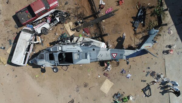 Вид с воздуха на военный вертолет, потерпевший крушение в Мексике, в результате чего погибли 13 человек - Sputnik Грузия