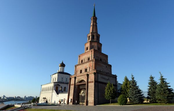 Башня Сююмбике в Казанском кремле является падающей башней (имеет заметный наклон). Точная дата постройки неизвестна, впервые упоминается в летописях в 1777 году. - Sputnik Грузия
