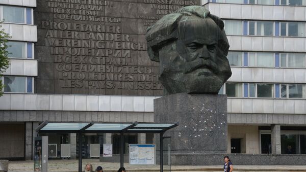 Памятник Карлу Марксу работы советского скульптора Льва Кербеля в городе Хемнице в Германии - Sputnik Грузия