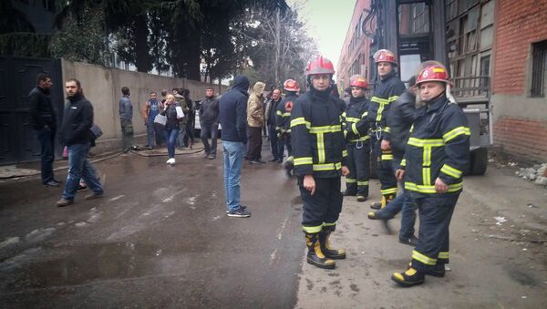 Пожар на матрацном заводе в грузинской столице - Sputnik Грузия