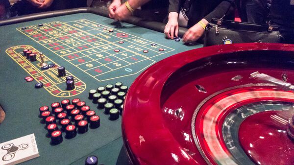 Брат играет в казино лотереи казино игровые автоматы