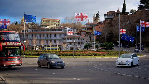 Флаги ЕС и Грузии на площади Европы в Тбилиси - Sputnik Грузия