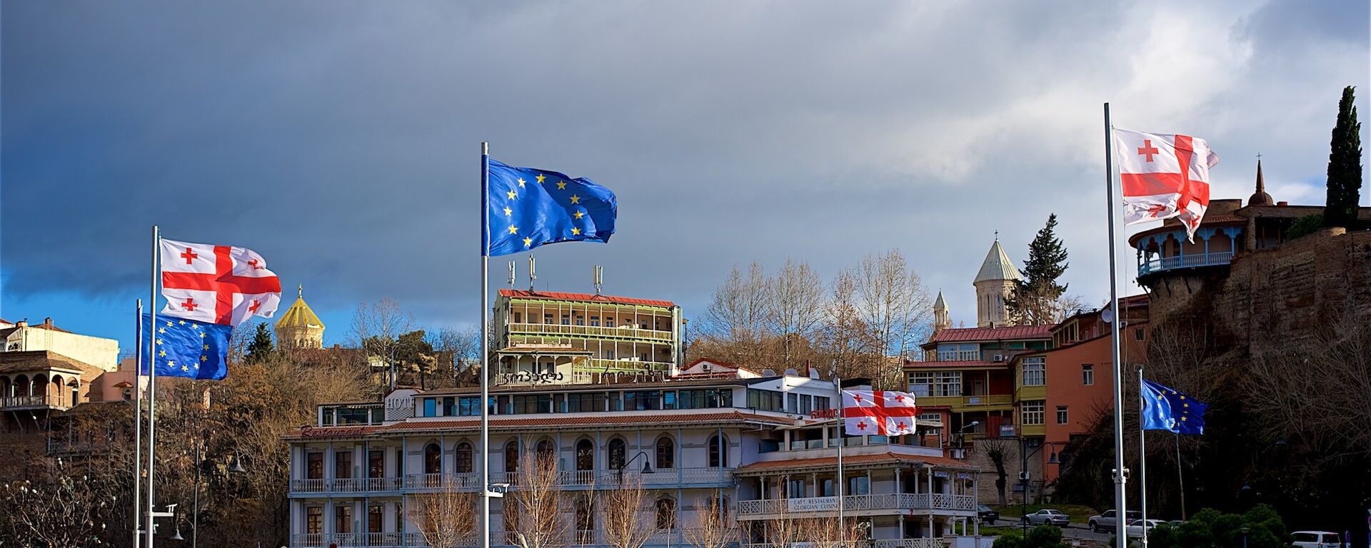 Флаги ЕС и Грузии на площади Европы - Sputnik Грузия, 1920, 27.11.2020
