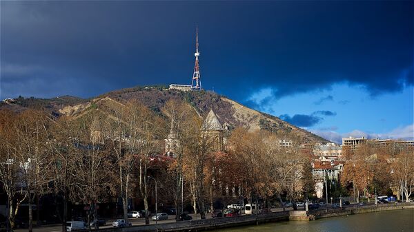 Центр Тбилиси - набережная Куры, Мтацминда и телевышка - Sputnik Грузия