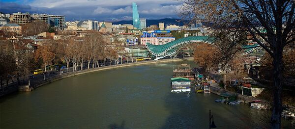 Вид на город Тбилиси и набережную - Sputnik Грузия