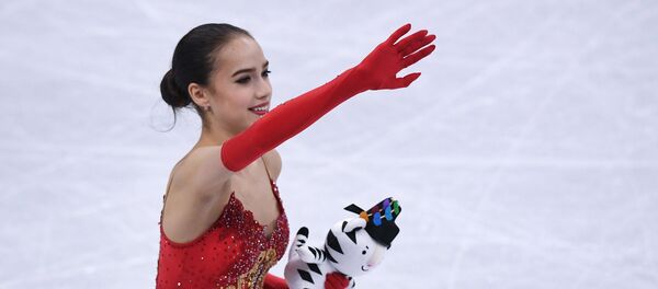 Алина Загитова (Россия) после окончания выступления в произвольной программе женского одиночного катания на соревнованиях по фигурному катанию на XXIII зимних Олимпийских играх - Sputnik Грузия