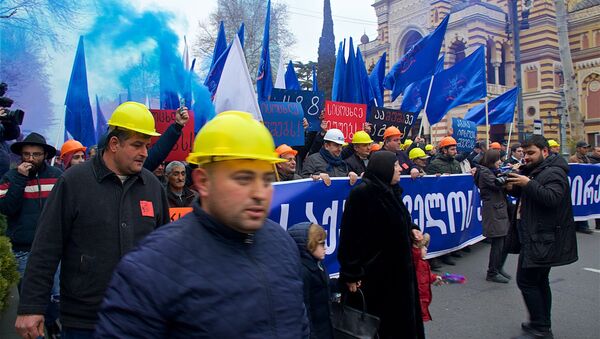 Акция профсоюзов в защиту прав трудящихся - Sputnik Грузия