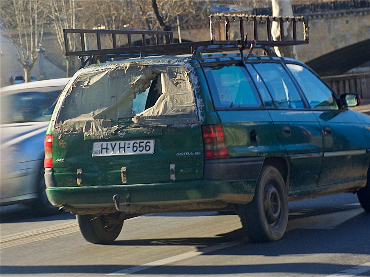 Правительство Грузии должно помочь населению избавиться от старых авто –  экс-депутат - 14.06.2023, Sputnik Грузия