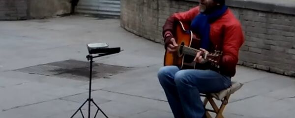 Уличный музыкант в Тбилиси - Sputnik Грузия