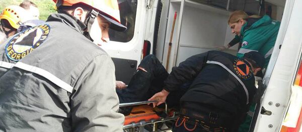 Спасатели вытащили мужчину из Куры Спасатели вытащили мужчину из Куры - Sputnik Грузия