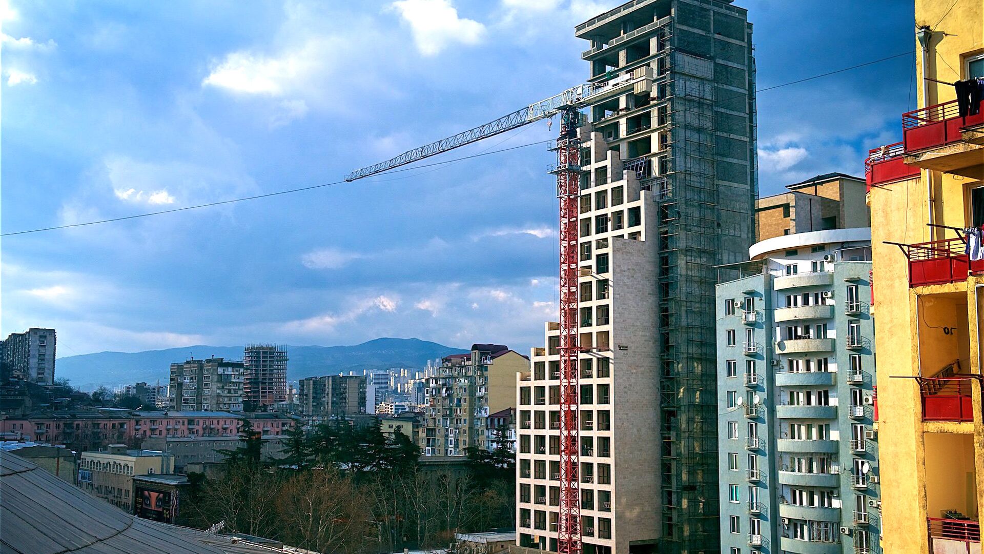 Строительство нового жилого дома в районе Сабуртало в столице Грузии - Sputnik Грузия, 1920, 06.06.2023