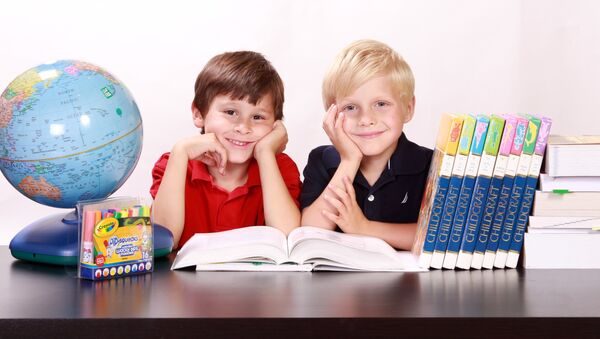 Дети читают книги - Sputnik Грузия