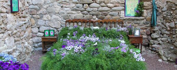 ორიგინალური „საწოლი“ მცენარეებისგან ორიგინალური „საწოლი“ მცენარეებისგან - Sputnik საქართველო