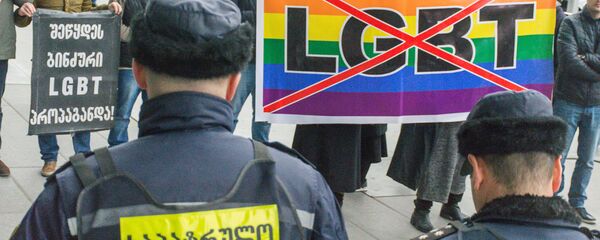 აქცია და კონტრაქცია თბილისში - ლგბტ პირები და მათი მოწინააღმდეგეები იუსტიციის სახლთან - Sputnik საქართველო