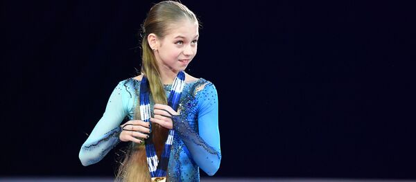 Александра Трусова (Россия), завоевавшая золотую медаль в женском одиночном катании среди юниоров - Sputnik Грузия