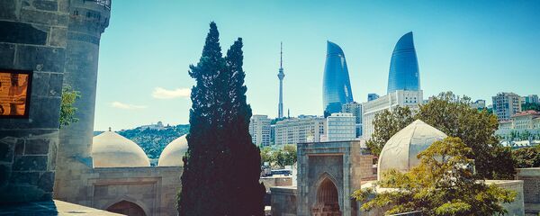 Вид на Пламенные башни в городе Баку - Sputnik Грузия