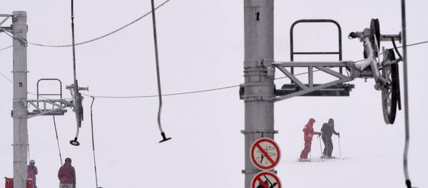 Горнолыжный подъемник на курорте Les Deux Alpes во французских Альпах - Sputnik Грузия