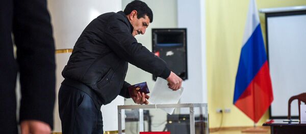 Первые избиратели на избирательном участке No8031, Гюмри - Sputnik Грузия