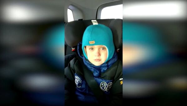 Мальчик в Новосибирске расплакался из-за того, что не увидел дядю Путина - Sputnik Грузия