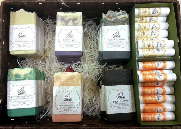 საპნები და ტუჩის ბალზამები საპნები და ტუჩის ბალზამები - Sputnik საქართველო