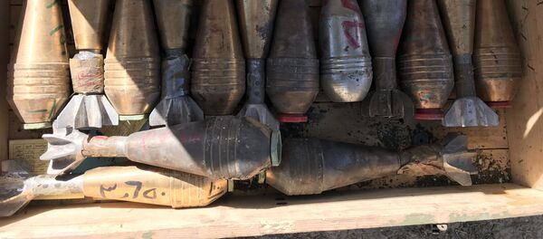 Мины в освобожденном населенном пункте Кафр-Батна в восточной Гуте - Sputnik Грузия