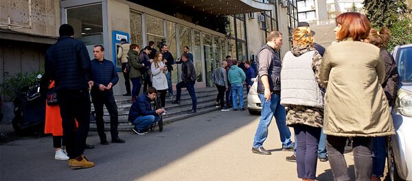 Акция протеста у здания Общественного вещателя Грузия - Sputnik Грузия