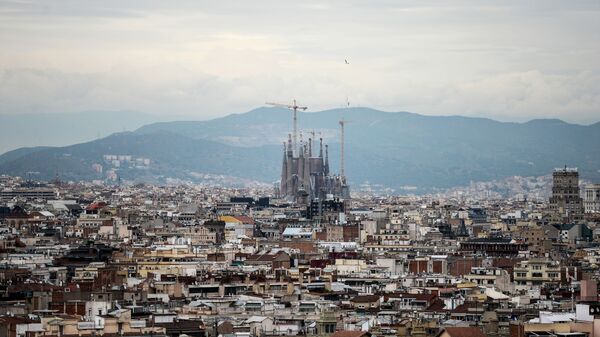 Вид на Барселону и Храм Святого Семейства - Sputnik Грузия