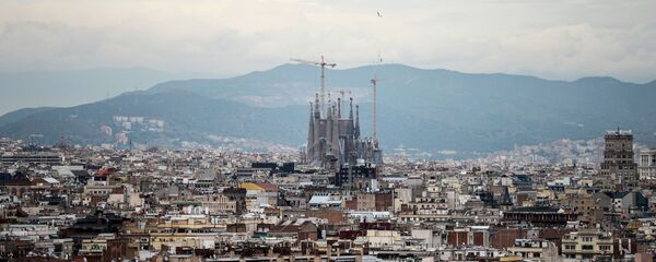 Вид на Барселону и Храм Святого Семейства - Sputnik Грузия