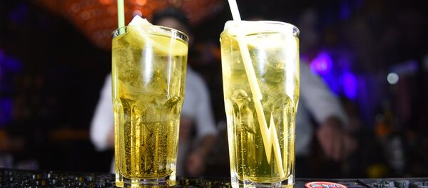 Журналист меняет профессию: бармен в тбилисском ночном клубе Журналист меняет профессию: бармен в тбилисском ночном клубе - Sputnik Грузия