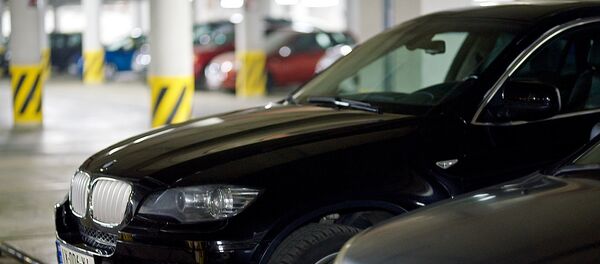 Черный джип на парковке - Sputnik Грузия