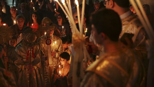 Православные верующие во время Пасхи, архивное фото - Sputnik Грузия