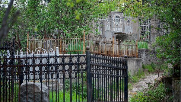 Могилы на Кукийском кладбище - Sputnik Грузия