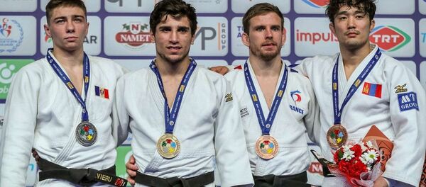 ძიუდოისტი ბაგრან ნინიაშვილი (მეორე მარცხნიდან) ძიუდოისტი ბაგრან ნინიაშვილი (მეორე მარცხნიდან) - Sputnik საქართველო