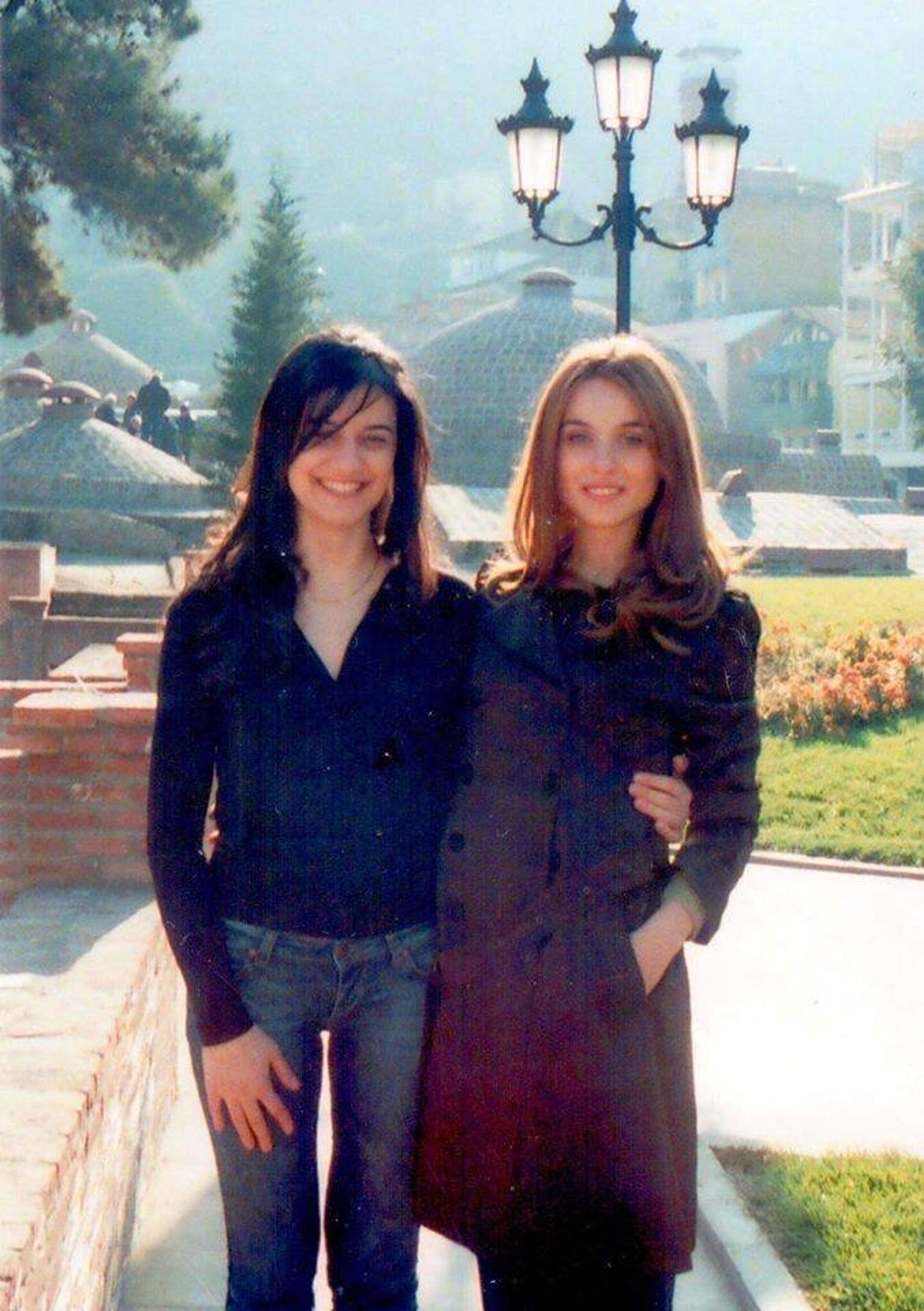 ქეთევან ქართველიშვილი თბილისში, საუკეთესო მეგობრათან, მაიკო ტურაშვილთან ერთად ქეთევან ქართველიშვილი თბილისში, საუკეთესო მეგობრათან, მაიკო ტურაშვილთან ერთად - Sputnik საქართველო, 1920, 12.04.2023