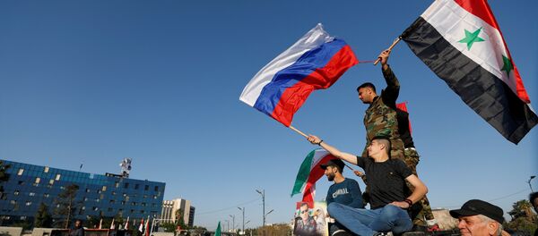 Жители Сирии протестуют против бомбардировок США и сил коалиции - Sputnik Грузия