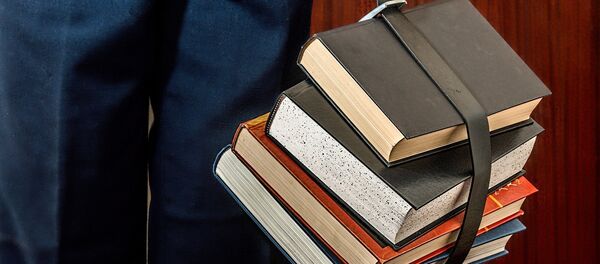 წიგნების შეკვრა წიგნების შეკვრა - Sputnik საქართველო