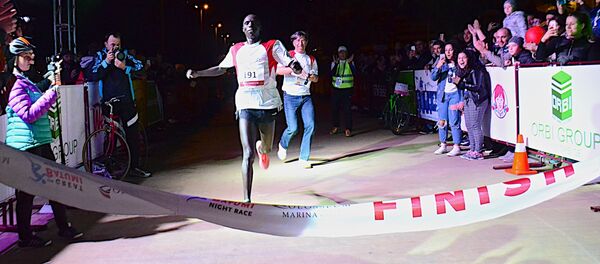 Масштабный ночной полумарафон The Great Batumi Night Race собрал более тысячи участников со всего мира Масштабный ночной полумарафон The Great Batumi Night Race собрал более тысячи участников со всего мира - Sputnik Грузия