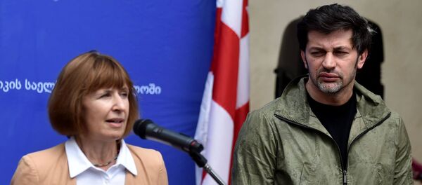 თბილისის მერი კახა კალაძე საქართველოში ამერიკის ელჩის მოვალეობის შემსრულებელ, ელიზაბეთ რუდთან ერთად თბილისის მერი კახა კალაძე საქართველოში ამერიკის ელჩის მოვალეობის შემსრულებელ, ელიზაბეთ რუდთან ერთად - Sputnik საქართველო